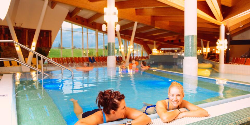 Becken in Therme Amade